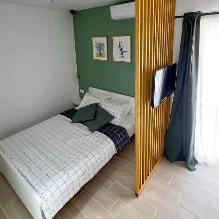 Modern Studio Overlooking Downtown Makarska Bagian luar foto